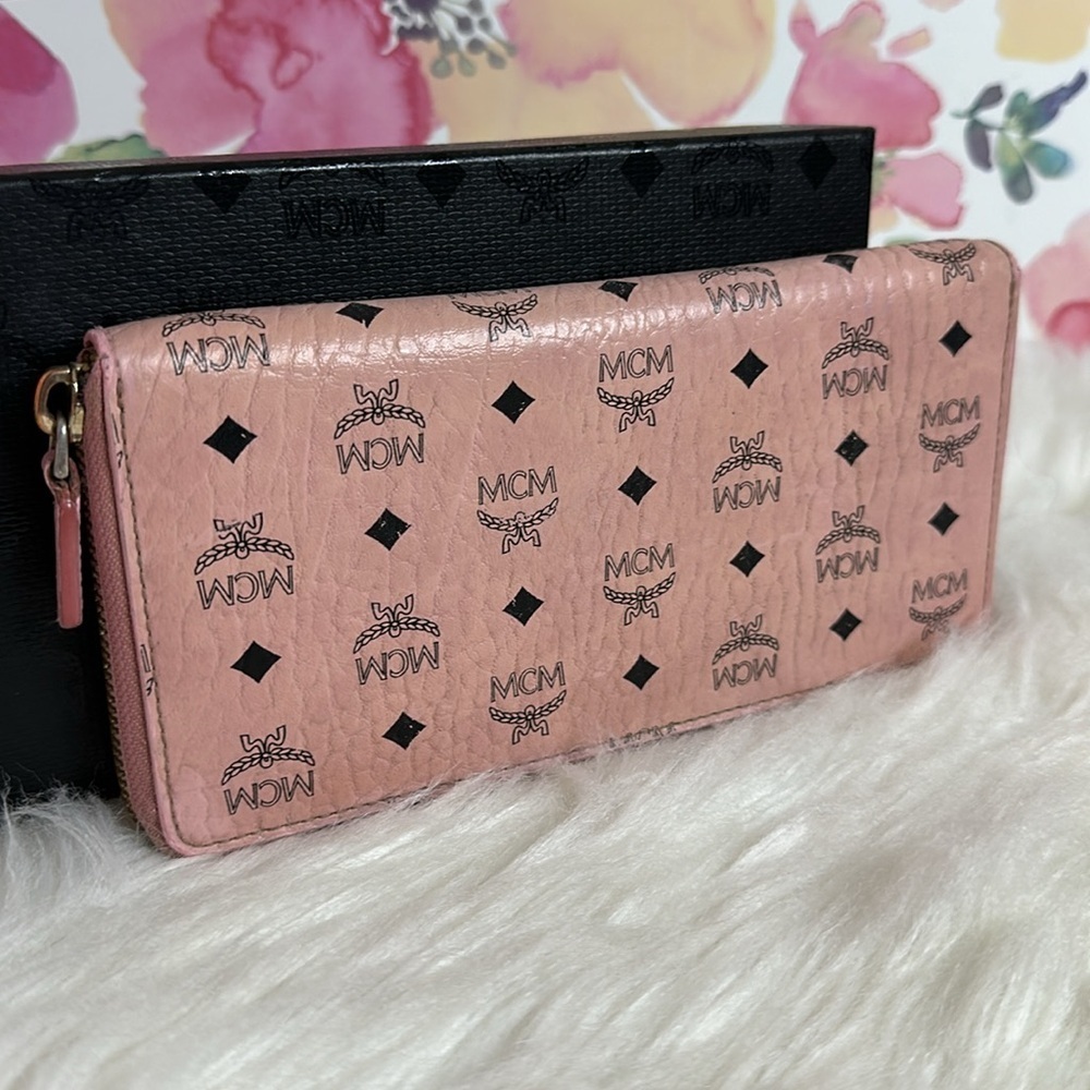 💯Authentic MCM Pink Logo Zip Wallet - Picture 4 of 15